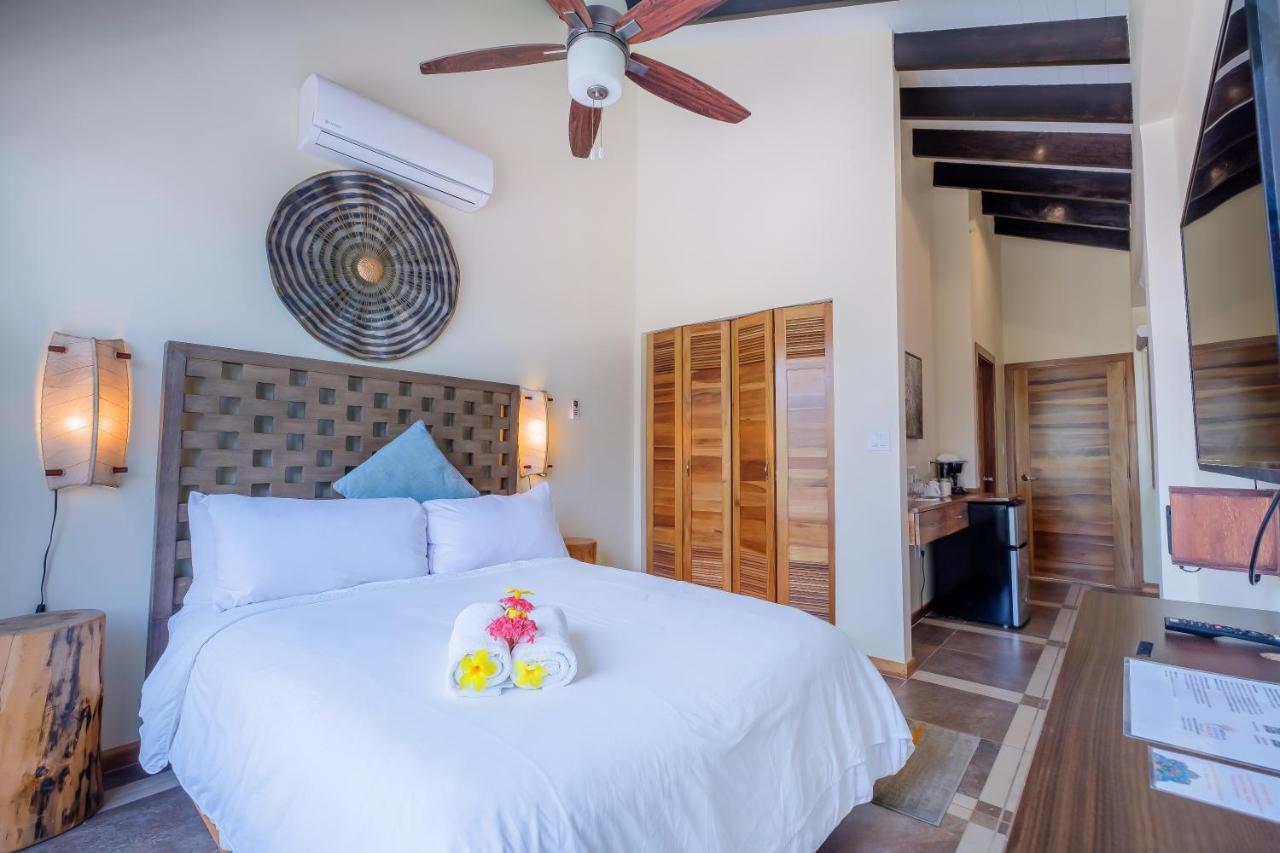 Brisa Oceano Resort Placencia Bagian luar foto