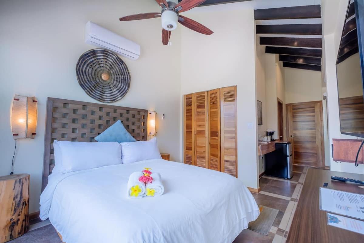 Brisa Oceano Resort Placencia Bagian luar foto